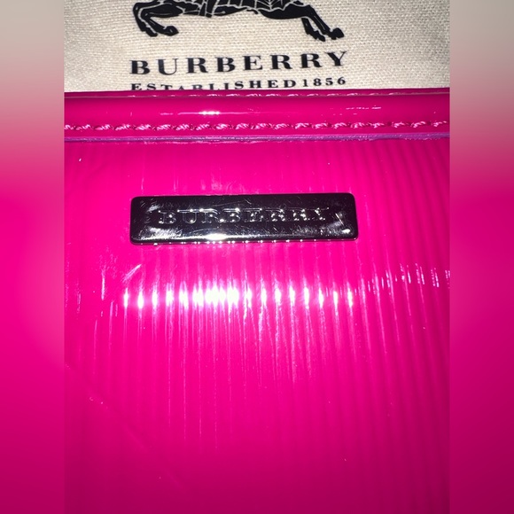 NWT RARE BURBERRY Embossed Patent Raspberry Sorbet Zippy Wallet (Price is Firm!) - Picture 10 of 13